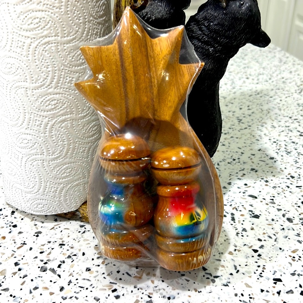Aloha Hawaii Salt and Pepper Set Wood Pineapple Dish Vintage Monkey Pod